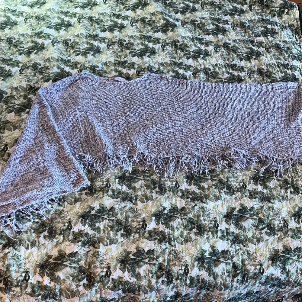 Hand Loomed Fringed Knit Poncho‎  in Heathered Gray Blue EUC